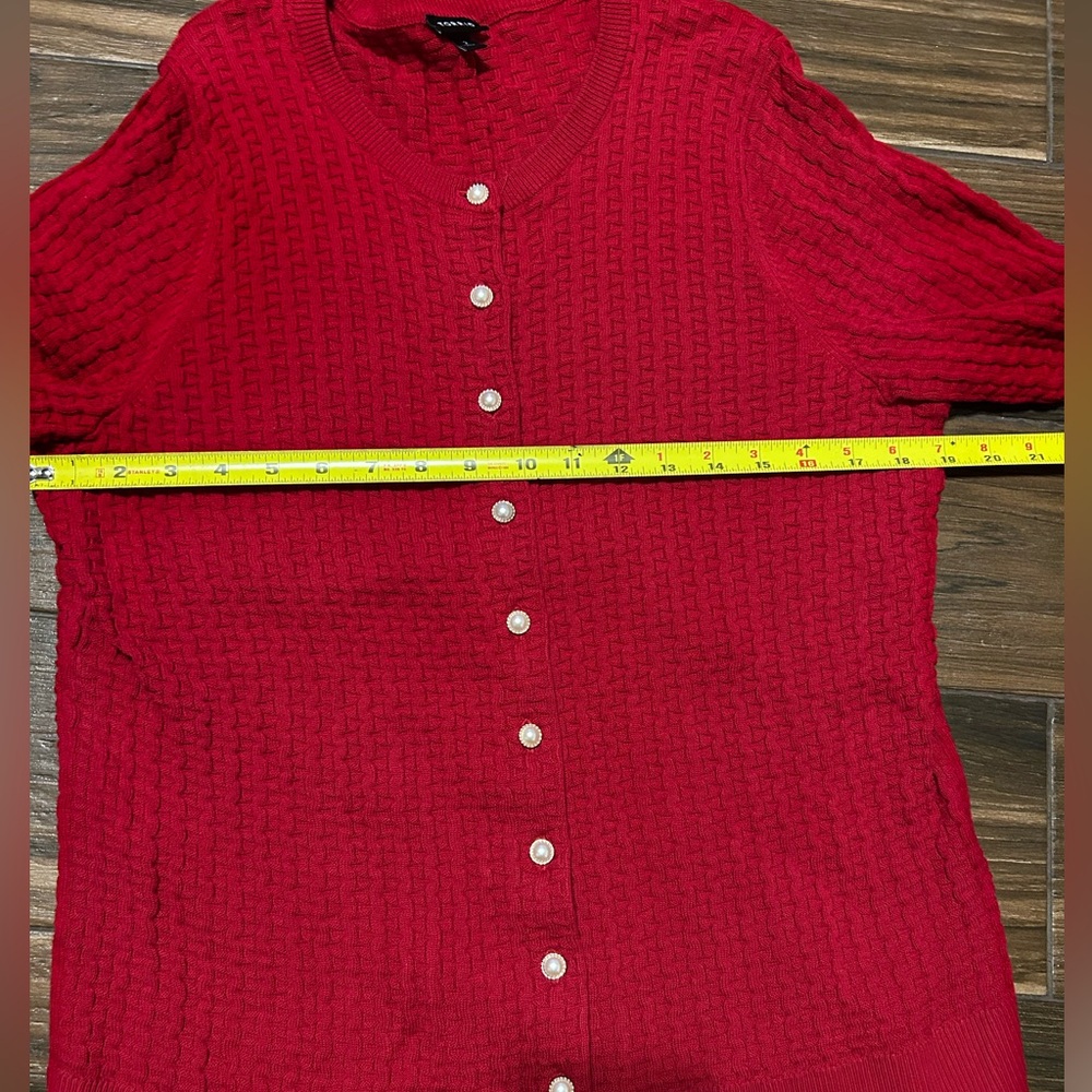 Torrid Cardigan Embellished White Pearl Button Sweater Size 2 Deep Red - Picture 7 of 8